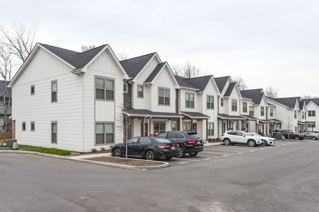 203 Thompson Park Dr, Nashville, TN 37211