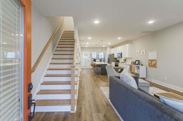 203 Thompson Park Dr, Nashville, TN 37211