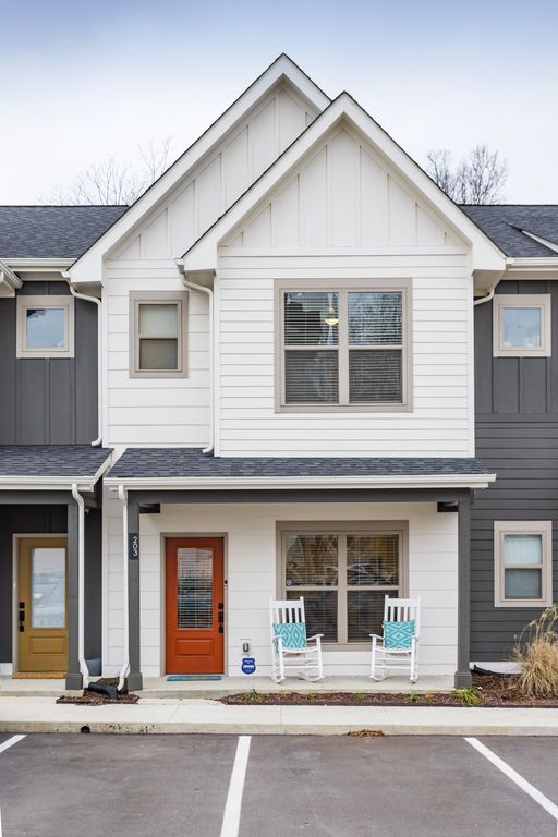 203 Thompson Park Dr, Nashville, TN 37211