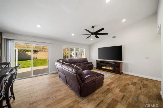 6113 Riverside, Rialto, CA 92377