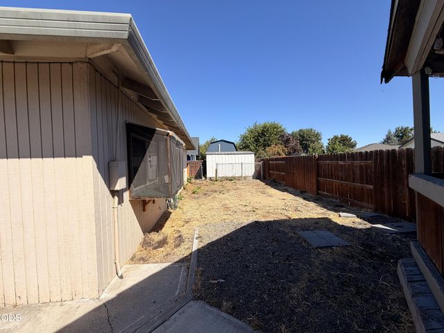 1106 Hampton Drive, Central Point, OR 97502