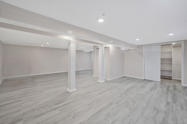 8 Sunset Avenue, Wheatley Heights, NY 11798