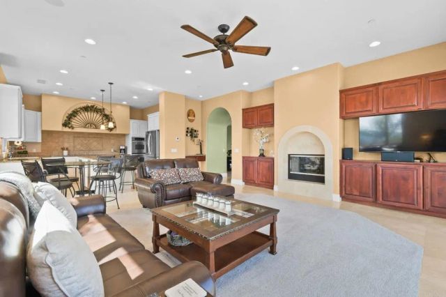 164 Dawn View Way, El Cajon, CA 92021