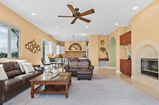 164 Dawn View Way, El Cajon, CA 92021