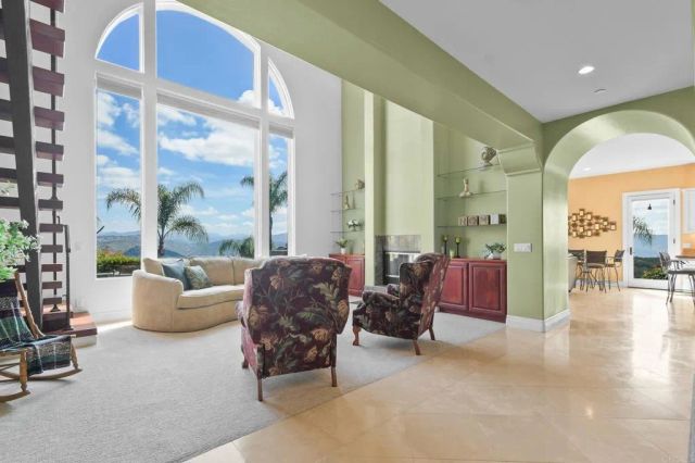 164 Dawn View Way, El Cajon, CA 92021