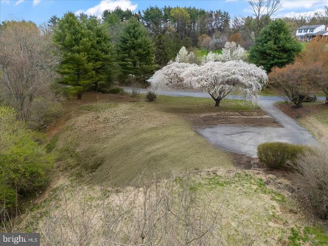 102 KNOXLYN FARM DR, Kennett Square, PA 19348