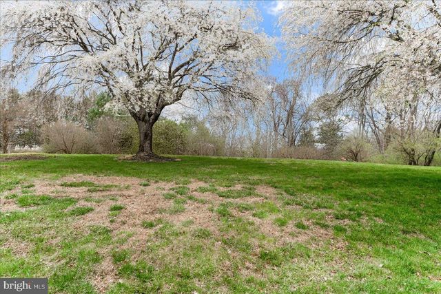 102 KNOXLYN FARM DR, Kennett Square, PA 19348