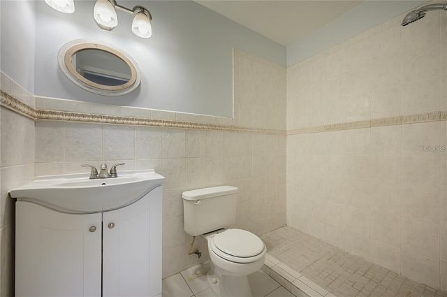 2608 HIDDEN LAKE DRIVE N C, Sarasota, FL 34237