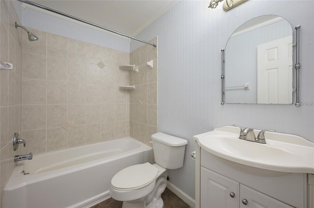 2608 HIDDEN LAKE DRIVE N C, Sarasota, FL 34237