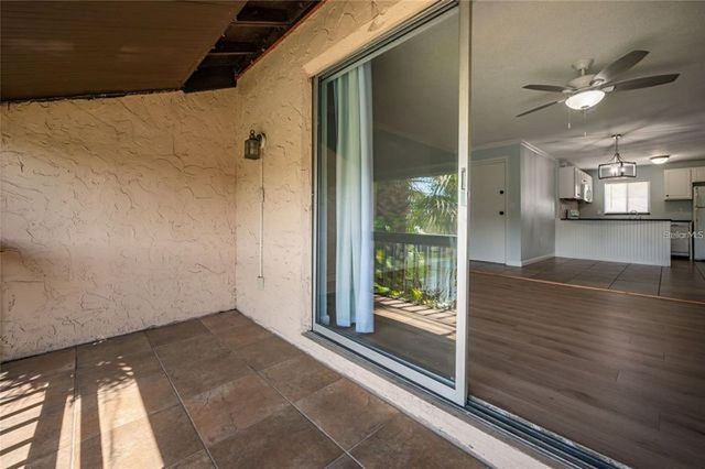 2608 HIDDEN LAKE DRIVE N C, Sarasota, FL 34237