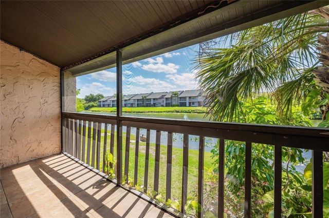 2608 HIDDEN LAKE DRIVE N C, Sarasota, FL 34237