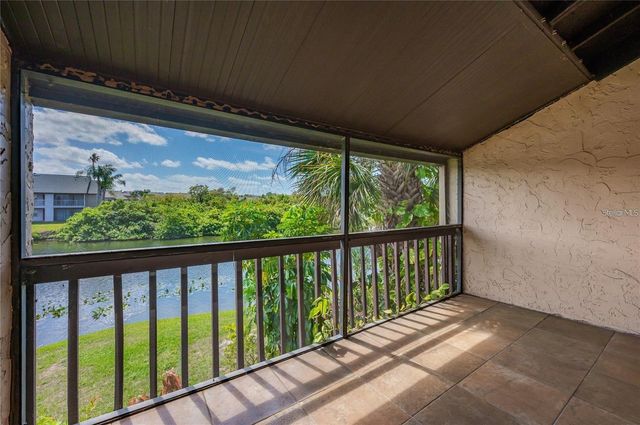 2608 HIDDEN LAKE DRIVE N C, Sarasota, FL 34237