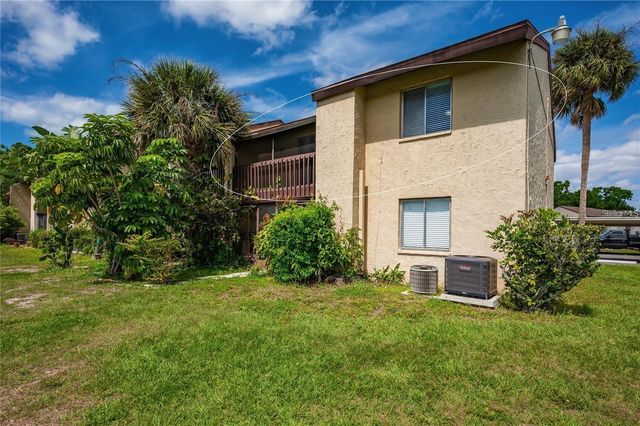 2608 HIDDEN LAKE DRIVE N C, Sarasota, FL 34237