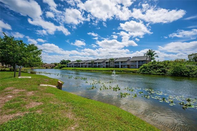 2608 HIDDEN LAKE DRIVE N C, Sarasota, FL 34237