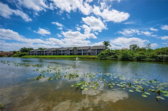 2608 HIDDEN LAKE DRIVE N C, Sarasota, FL 34237