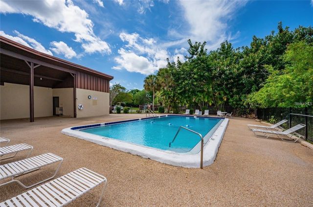 2608 HIDDEN LAKE DRIVE N C, Sarasota, FL 34237
