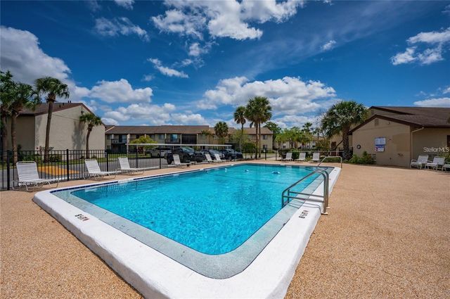 2608 HIDDEN LAKE DRIVE N C, Sarasota, FL 34237