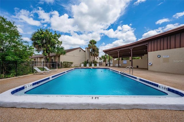 2608 HIDDEN LAKE DRIVE N C, Sarasota, FL 34237
