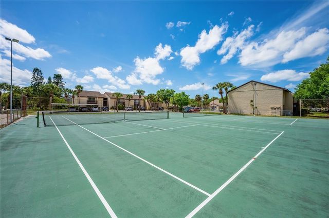 2608 HIDDEN LAKE DRIVE N C, Sarasota, FL 34237