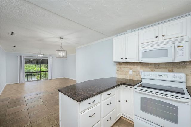 2608 HIDDEN LAKE DRIVE N C, Sarasota, FL 34237