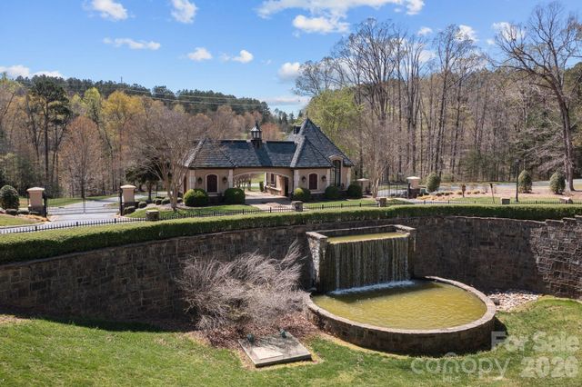 1036 Glade Spring Court, Belmont, NC 28012