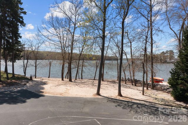 1036 Glade Spring Court, Belmont, NC 28012