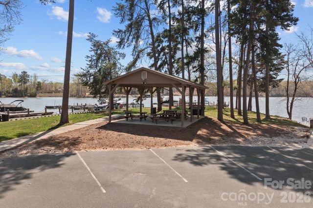 1036 Glade Spring Court, Belmont, NC 28012