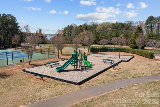 1036 Glade Spring Court, Belmont, NC 28012