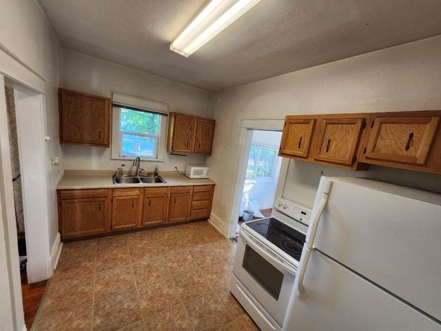 503 1st Street NE, Minot, ND 58703