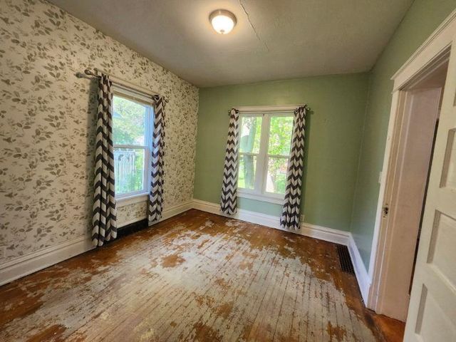 503 1st Street NE, Minot, ND 58703