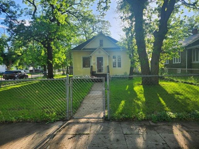503 1st Street NE, Minot, ND 58703