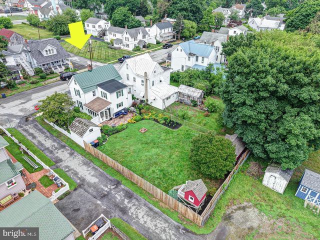 8 CRAWFORD ST, Middletown, DE 19709