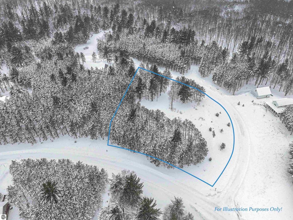 Image 2 of property listing at 11055 French Court, Williamsburg, MI 49690