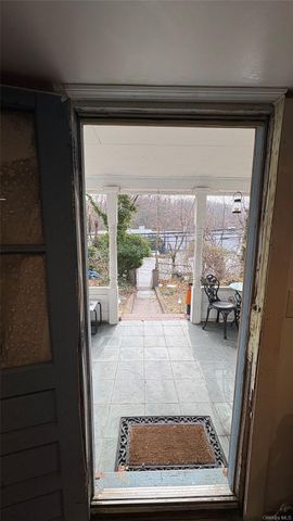1673 Northern Boulevard, Roslyn, NY 11576