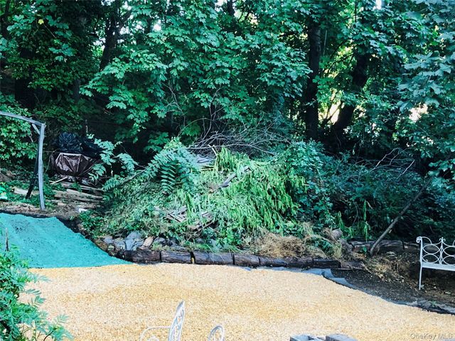 1673 Northern Boulevard, Roslyn, NY 11576