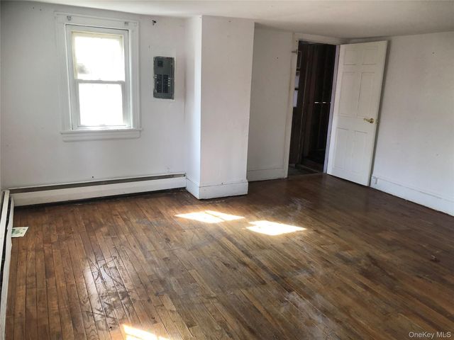 1673 Northern Boulevard, Roslyn, NY 11576