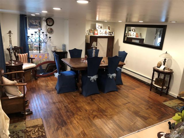 1673 Northern Boulevard, Roslyn, NY 11576
