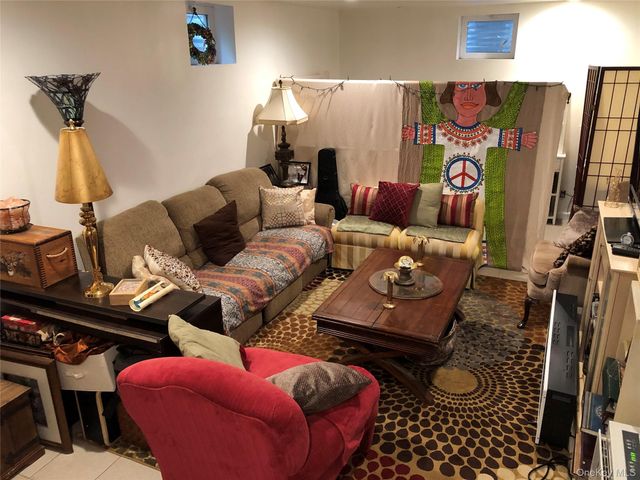 1673 Northern Boulevard, Roslyn, NY 11576