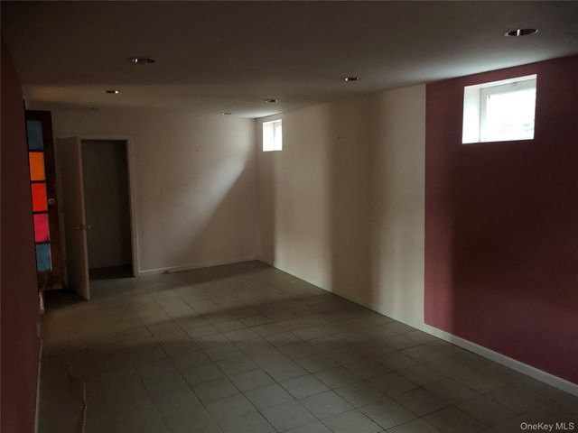 1673 Northern Boulevard, Roslyn, NY 11576