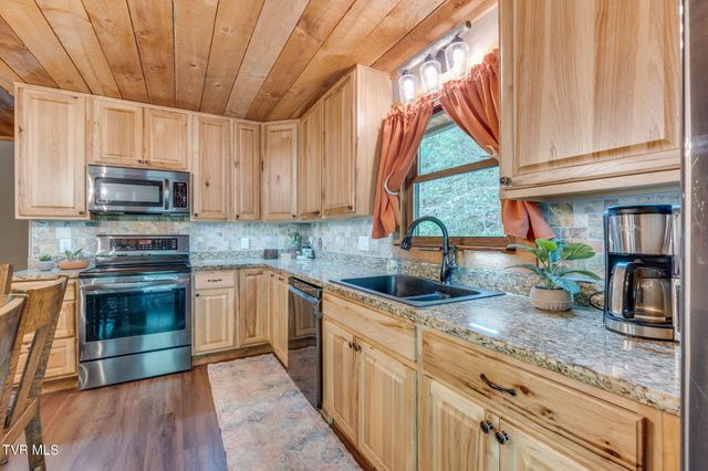 556 Underwood Springs Branch Road, Bluff City, TN 37618
