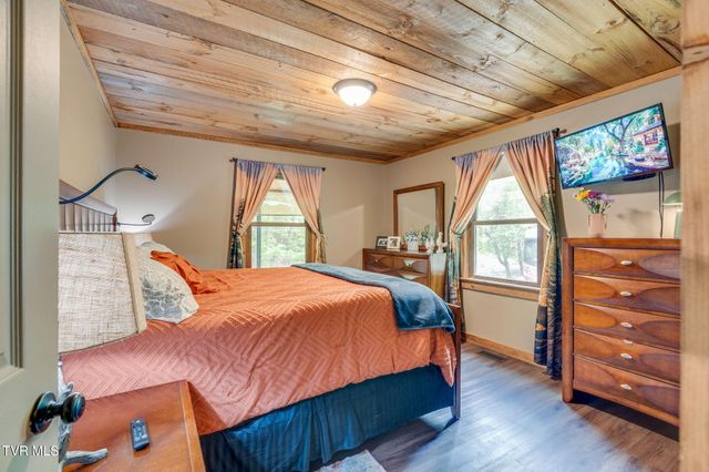 556 Underwood Springs Branch Road, Bluff City, TN 37618