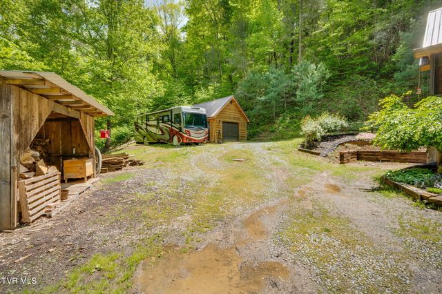 556 Underwood Springs Branch Road, Bluff City, TN 37618
