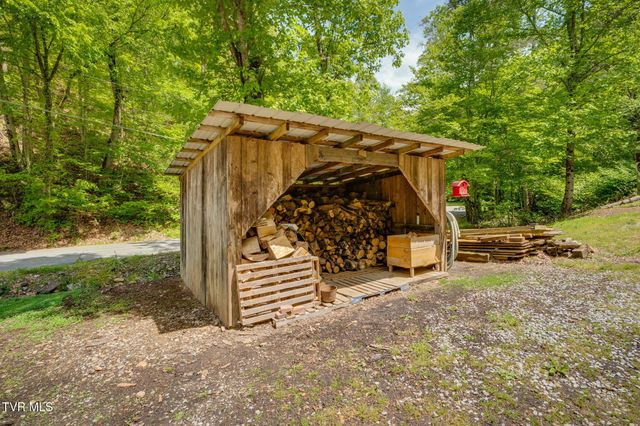 556 Underwood Springs Branch Road, Bluff City, TN 37618