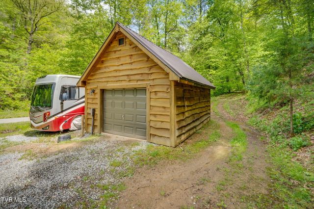 556 Underwood Springs Branch Road, Bluff City, TN 37618