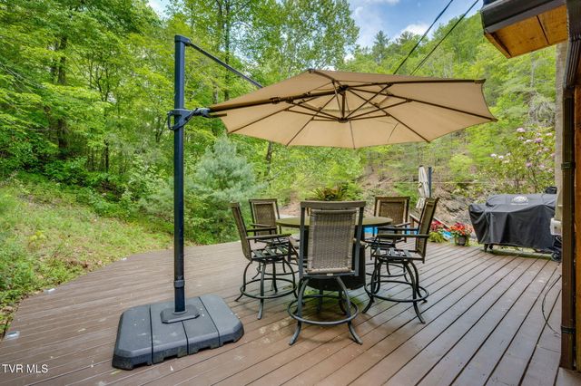 556 Underwood Springs Branch Road, Bluff City, TN 37618