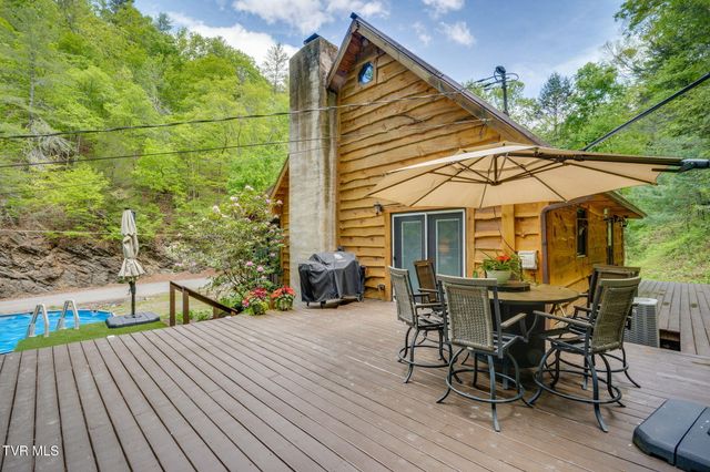 556 Underwood Springs Branch Road, Bluff City, TN 37618