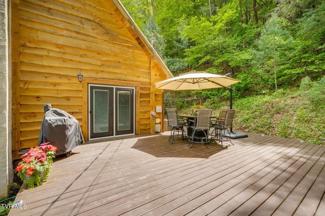 556 Underwood Springs Branch Road, Bluff City, TN 37618