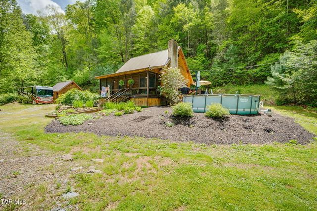 556 Underwood Springs Branch Road, Bluff City, TN 37618
