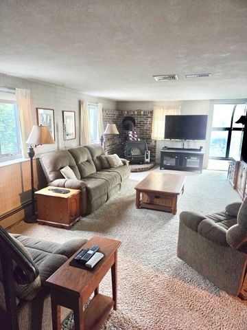 303 MIDDLE Road, Portsmouth, RI 02871