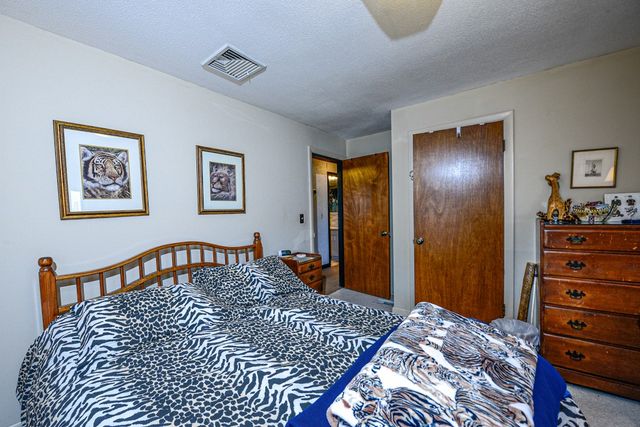 303 MIDDLE Road, Portsmouth, RI 02871